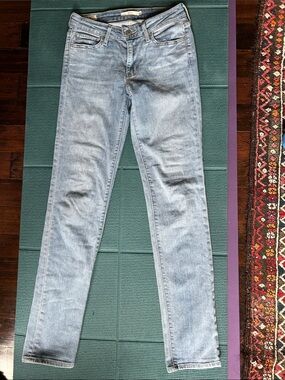 Lévis 712 slim jeans. 26